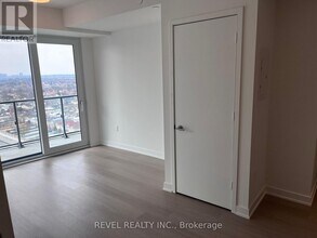 448 Burnhamthorpe Rd W in Mississauga, ON - Building Photo - Building Photo