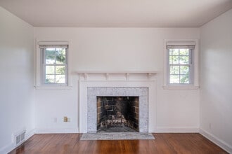 130 Hampton Ave in West Hartford, CT - Building Photo - Building Photo