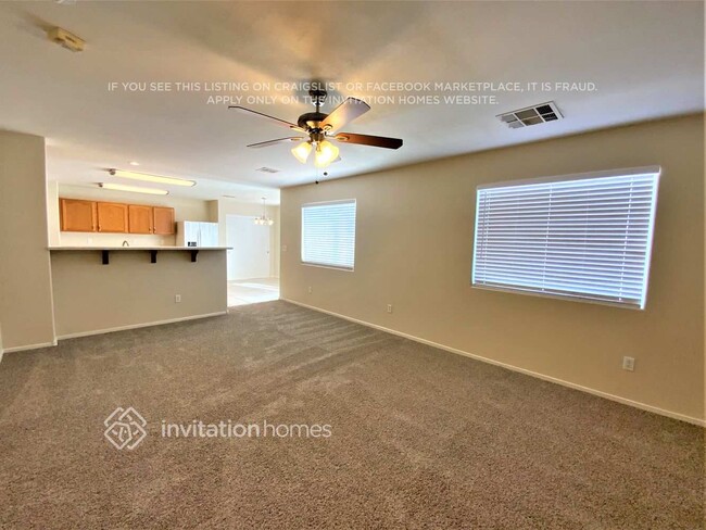 6052 Crystal Cascade St in Las Vegas, NV - Building Photo - Building Photo