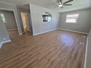 464 Carol Dr in Greenwood, IN - Building Photo - Building Photo
