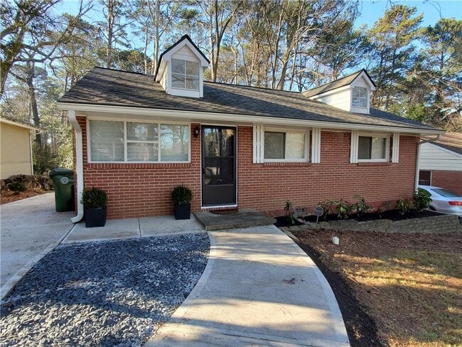 1153 Ogilvie Dr NE