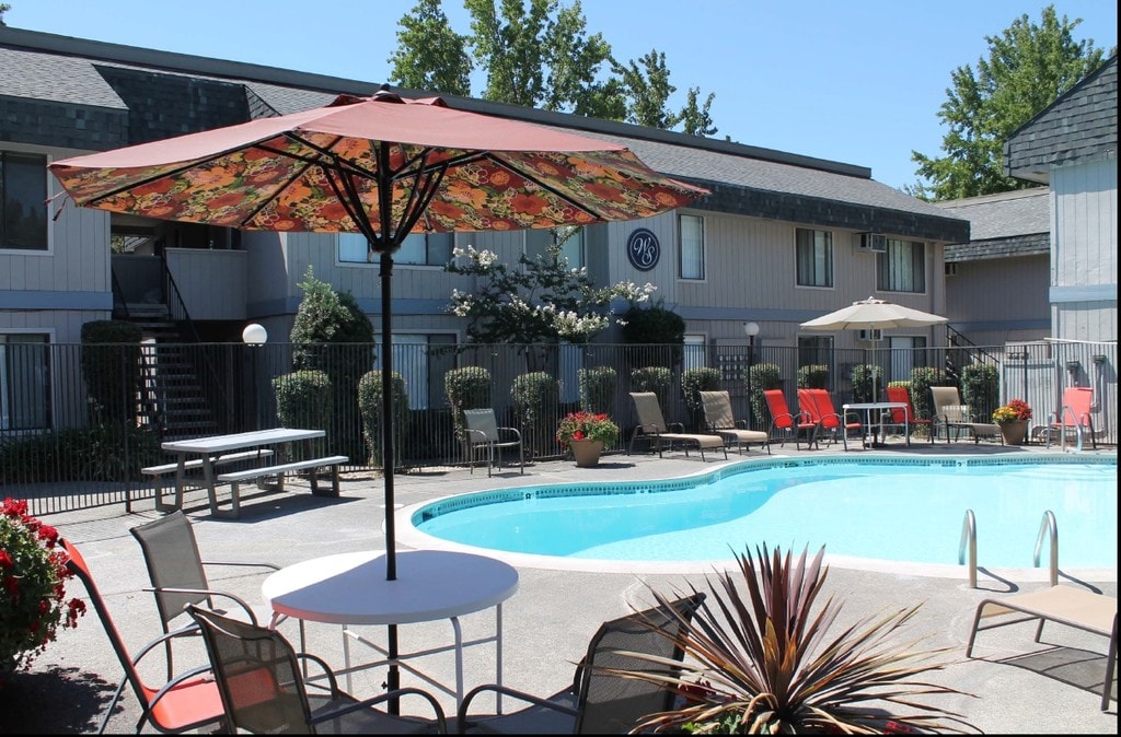 Wimbledon Square Apartments in Lodi, CA