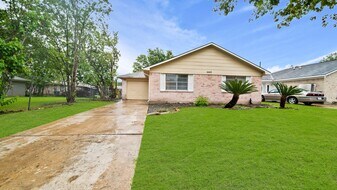 14415 Insley St in Houston, TX - Building Photo