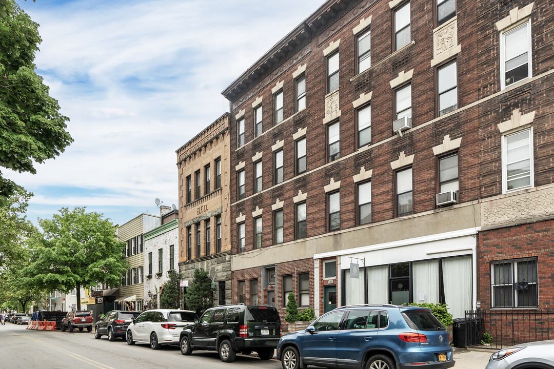 174 Norman Ave in Brooklyn, NY - Building Photo