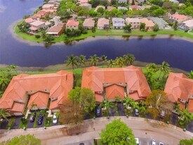 3810 San Simeon Cir in Weston, FL - Building Photo