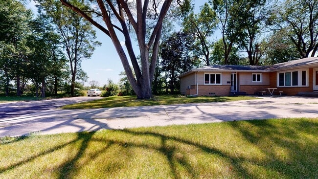 713 Stanton Ave in Ames, IA - Building Photo - Building Photo