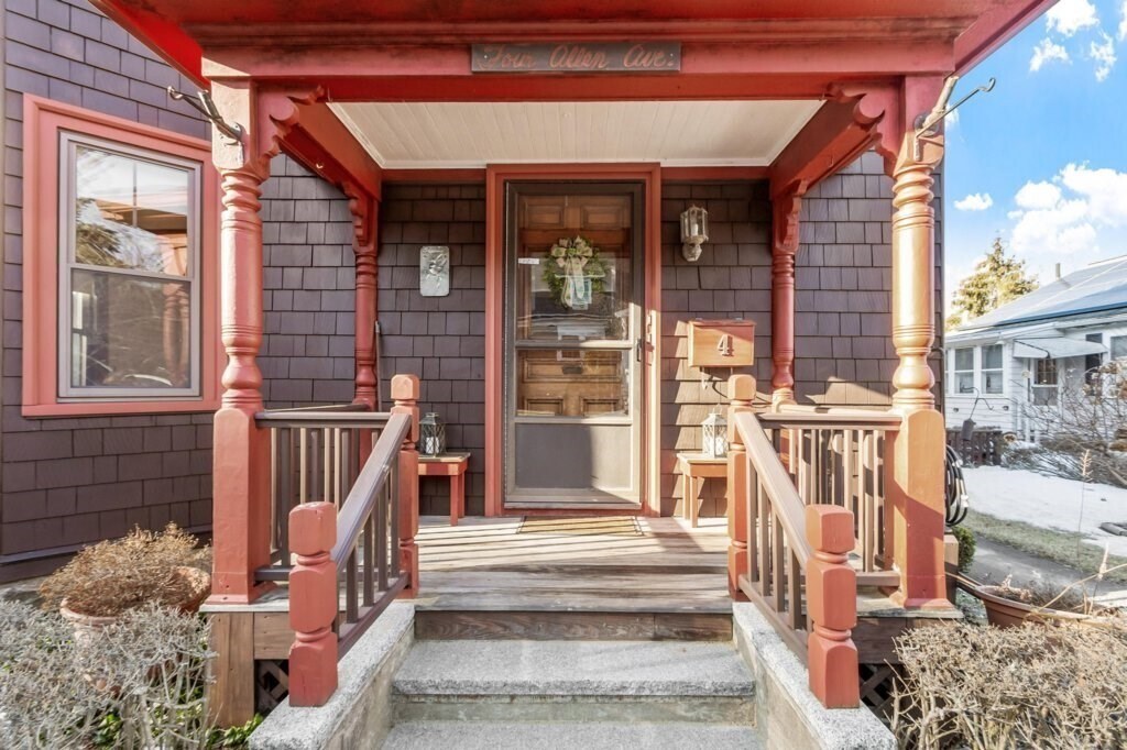 4 Allen Ave in Manchester by the Sea, MA - Building Photo
