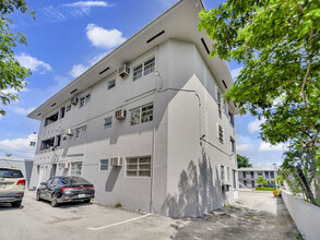 3424 W Flagler St in Miami, FL - Building Photo - Building Photo