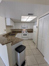 1000 Crestwood Ct S in Royal Palm Beach, FL - Building Photo - Building Photo