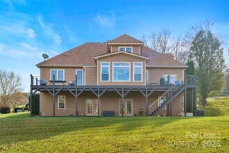 160 Fairway Falls Rd in Mills River, NC - Building Photo - Building Photo