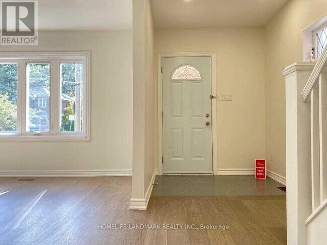 134 Manor Rd E in Toronto, ON - Building Photo - Building Photo