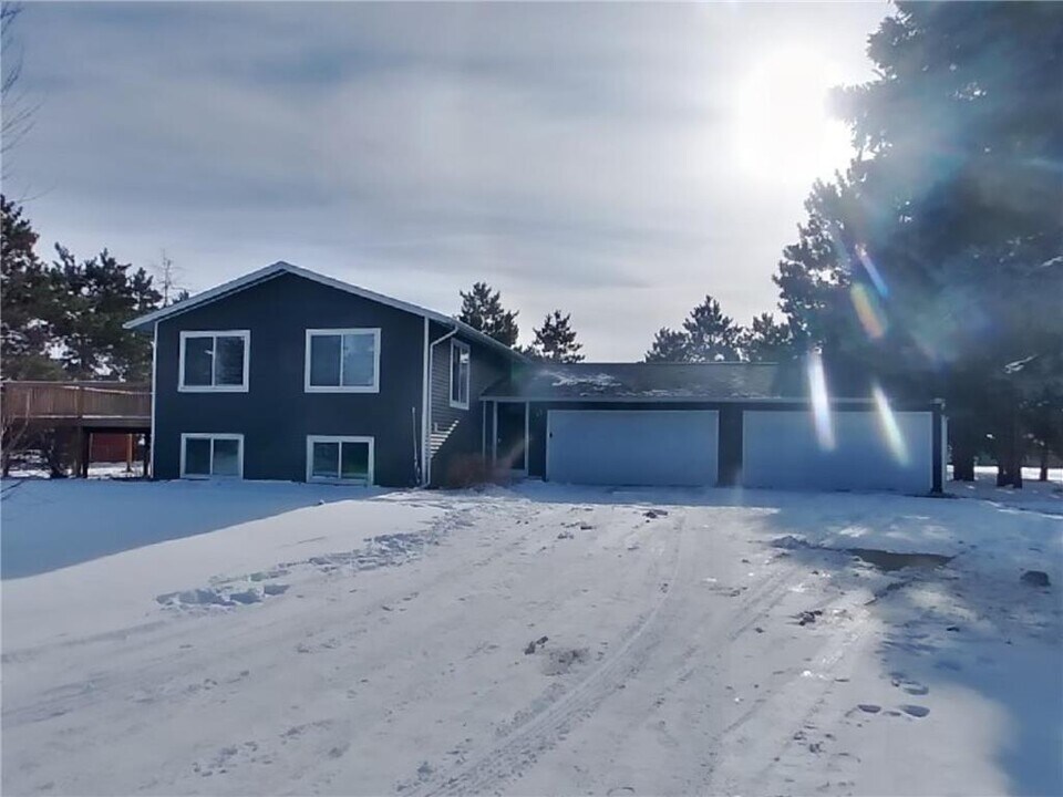 14307 89th St NE in Otsego, MN - Building Photo