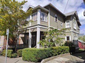 1527 SW Columbia St in Portland, OR - Building Photo - Building Photo