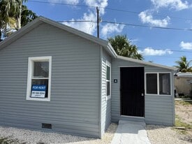 4 15 Pne Rdg Dr in Riviera Beach, FL - Building Photo
