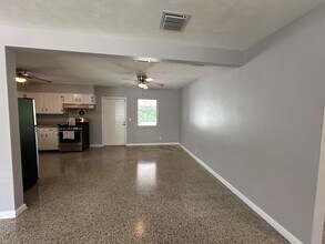 415 49th St in West Palm Beach, FL - Foto de edificio - Building Photo