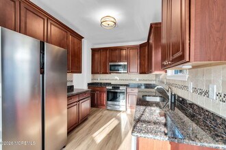 40 Thistledown St in Tinton Falls, NJ - Building Photo - Building Photo