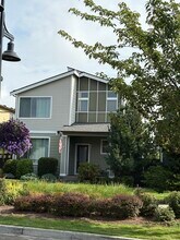 32953 Skyline Ln in Black Diamond, WA - Building Photo - Building Photo