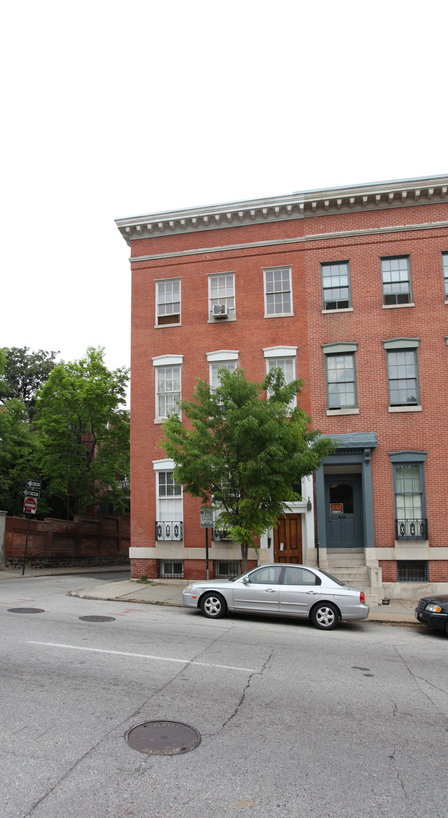 10 E Madison St in Baltimore, MD - Building Photo - Building Photo