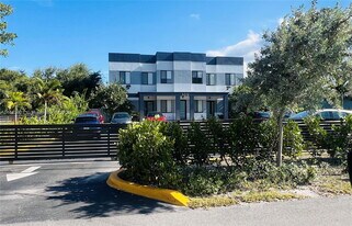 309 NW 7th Ct in Hallandale Beach, FL - Building Photo
