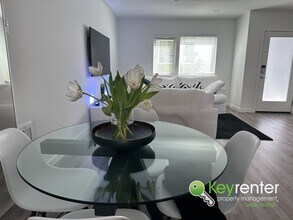 12520 15th Ave NE in Seattle, WA - Building Photo - Building Photo