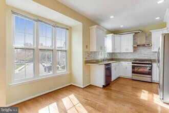 6378 Dakine Cir in Springfield, VA - Building Photo - Building Photo