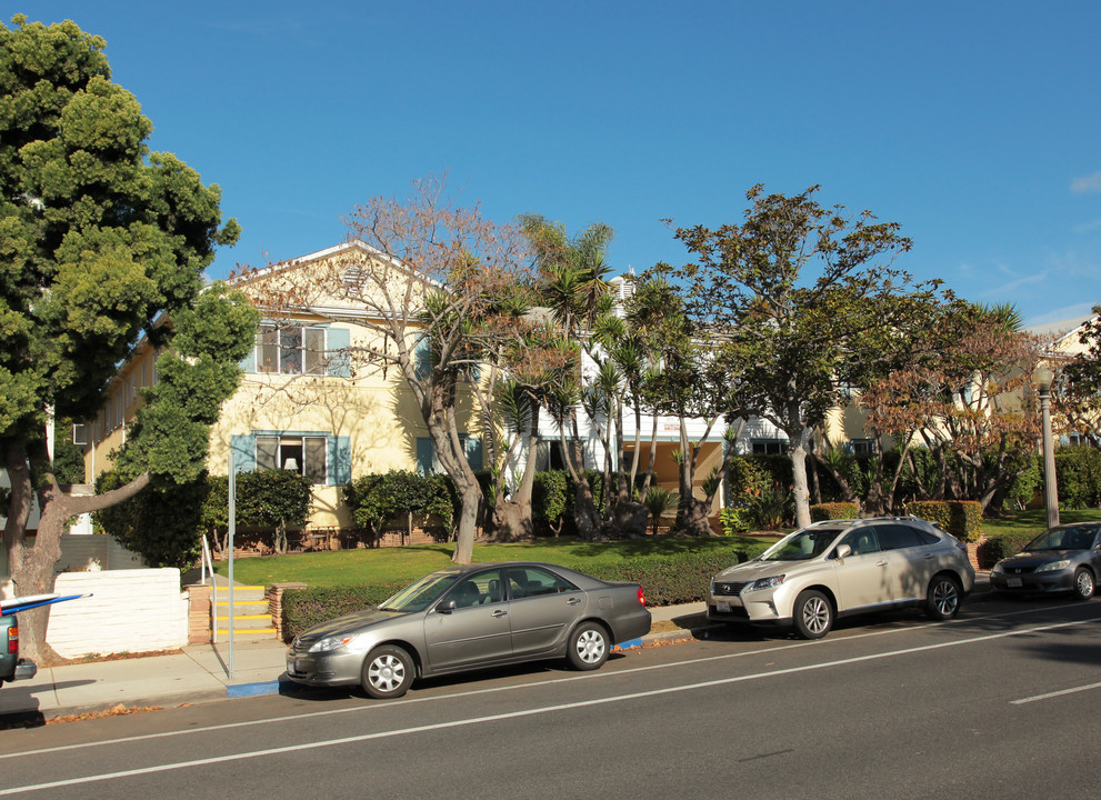 201 San Vicente Blvd in Santa Monica, CA - Building Photo