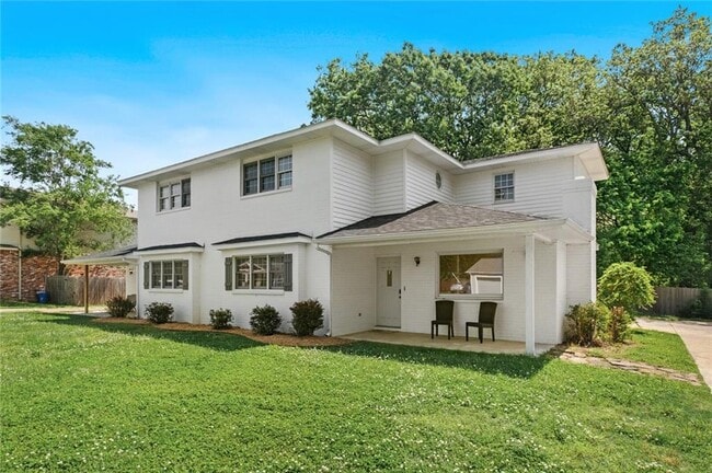 property at 1604 Oakwood Ave
