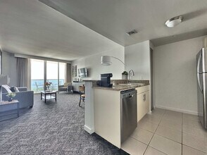 2889 McFarlane Rd in Miami, FL - Building Photo - Building Photo