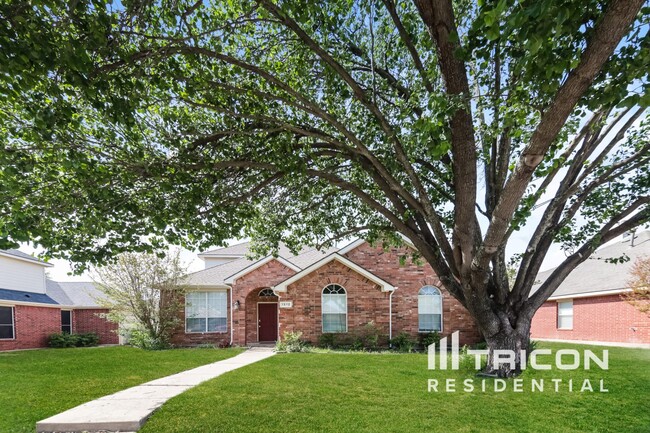 property at 1512 Autumnmist Dr