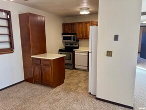 1299 48th Ave in East Moline, IL - Building Photo - Building Photo