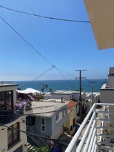 205 Shell St, Unit Upper in Manhattan Beach, CA - Building Photo - Building Photo