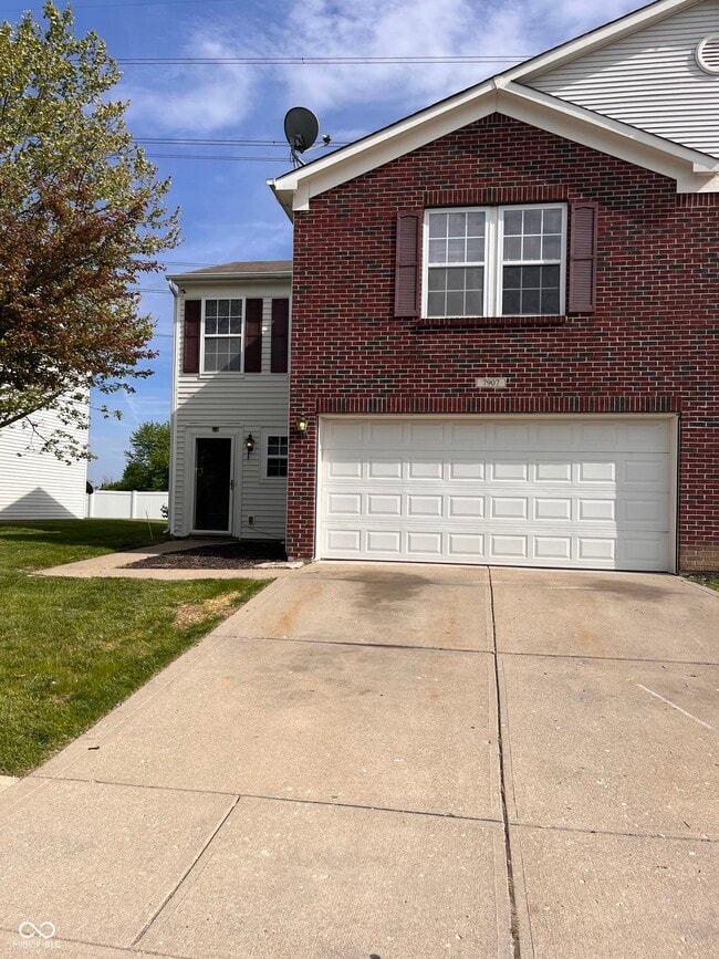 property at 7907 Wildwood Farms Ln