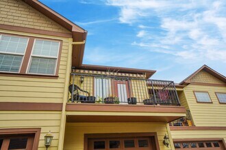 1254 E Winding Creek Dr in Eagle, ID - Foto de edificio - Building Photo