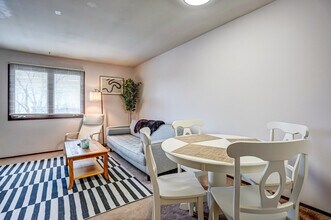 2601 University Ave in Madison, WI - Building Photo - Building Photo