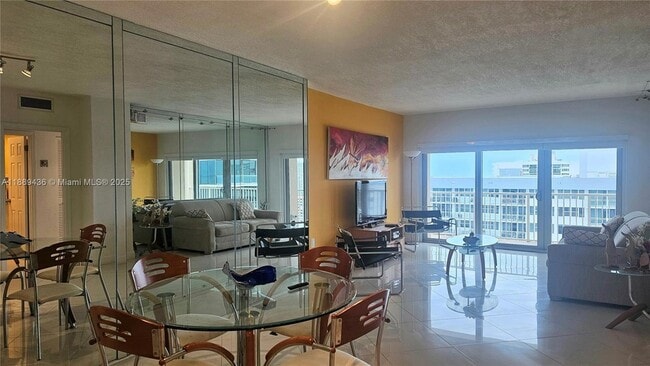 1980 S Ocean Dr, Unit PHC in Hallandale Beach, FL - Building Photo - Building Photo