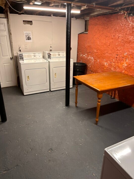 8 Ropes St, Unit 2 in Salem, MA - Building Photo