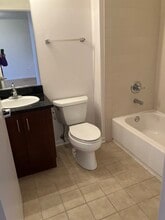 1740 Oak Ave, Unit 707 in Evanston, IL - Building Photo - Building Photo