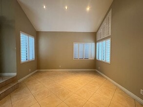 155 Coventry Dr in Henderson, NV - Building Photo - Building Photo