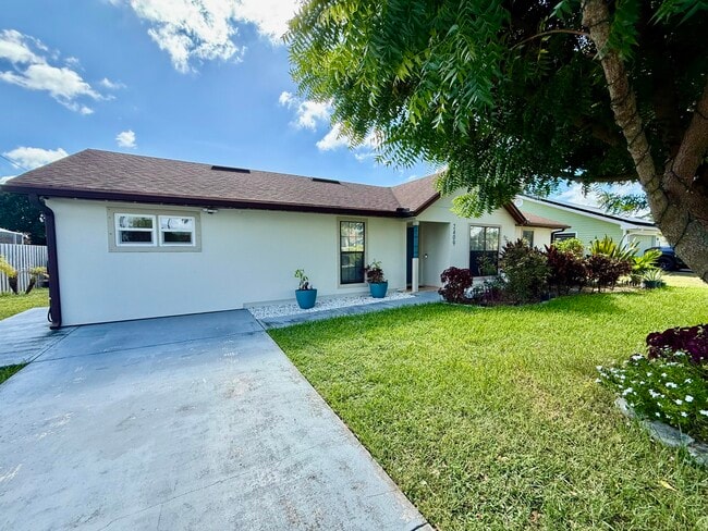 property at 2409 SW Hinchman St