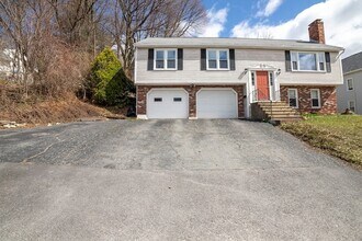 8 Minthorne St in Worcester, MA - Foto de edificio - Building Photo