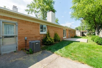 2700 Cambridge St in West Lafayette, IN - Building Photo - Building Photo