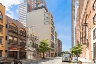 546-550 W 29th St in New York, NY - Building Photo - Building Photo