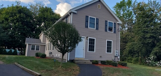 89 Linden St, Unit A in Exeter, NH - Building Photo - Building Photo