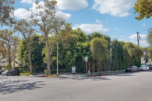 9000 Clifton Wy, Unit 6 in Beverly Hills, CA - Building Photo