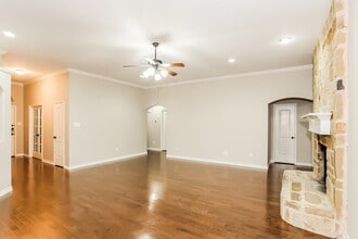 207 Carriage Dr in Willow Park, TX - Foto de edificio - Building Photo