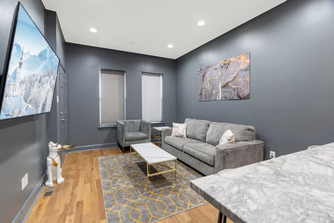 1306 N 22nd St in Philadelphia, PA - Building Photo