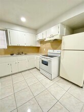 160 NW 62nd St-Unit -3 in Miami, FL - Building Photo - Building Photo