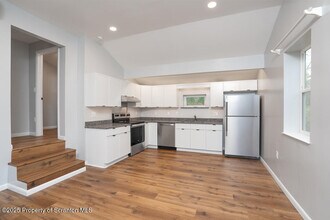 240 Craig Rd in North Abington Township, PA - Building Photo - Building Photo