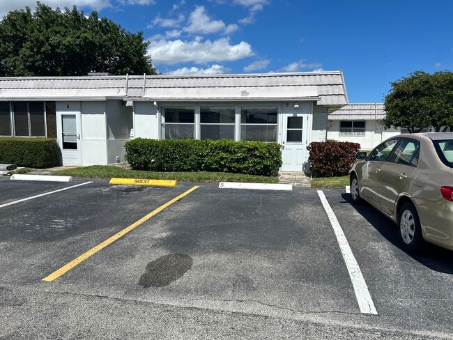 5 Valencia A in Delray Beach, FL - Building Photo - Building Photo