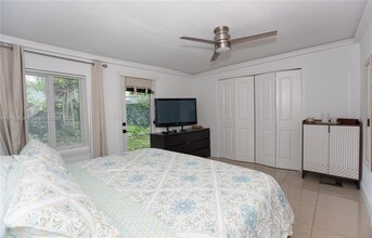 5901 NE 4th Ave in Fort Lauderdale, FL - Building Photo - Building Photo